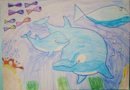 Kinderzeichnung Delfin mit Junges im reich bewohnten Meer